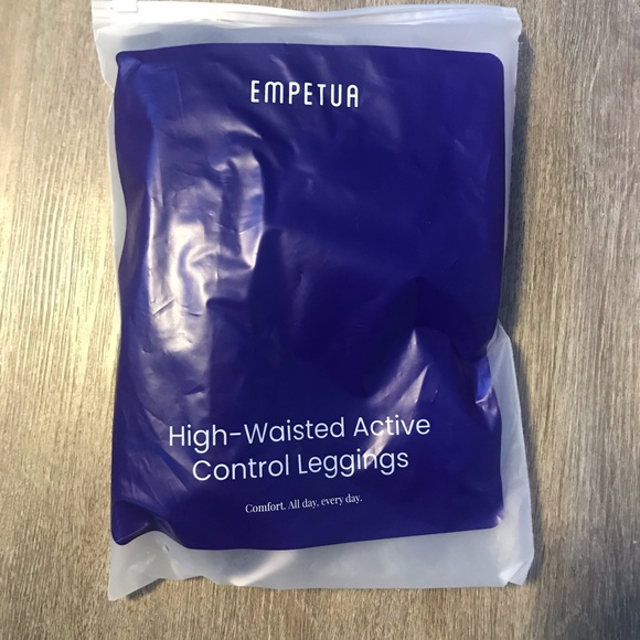 Empetua High-Waisted Active Control Leggings - Picture 4 of 6